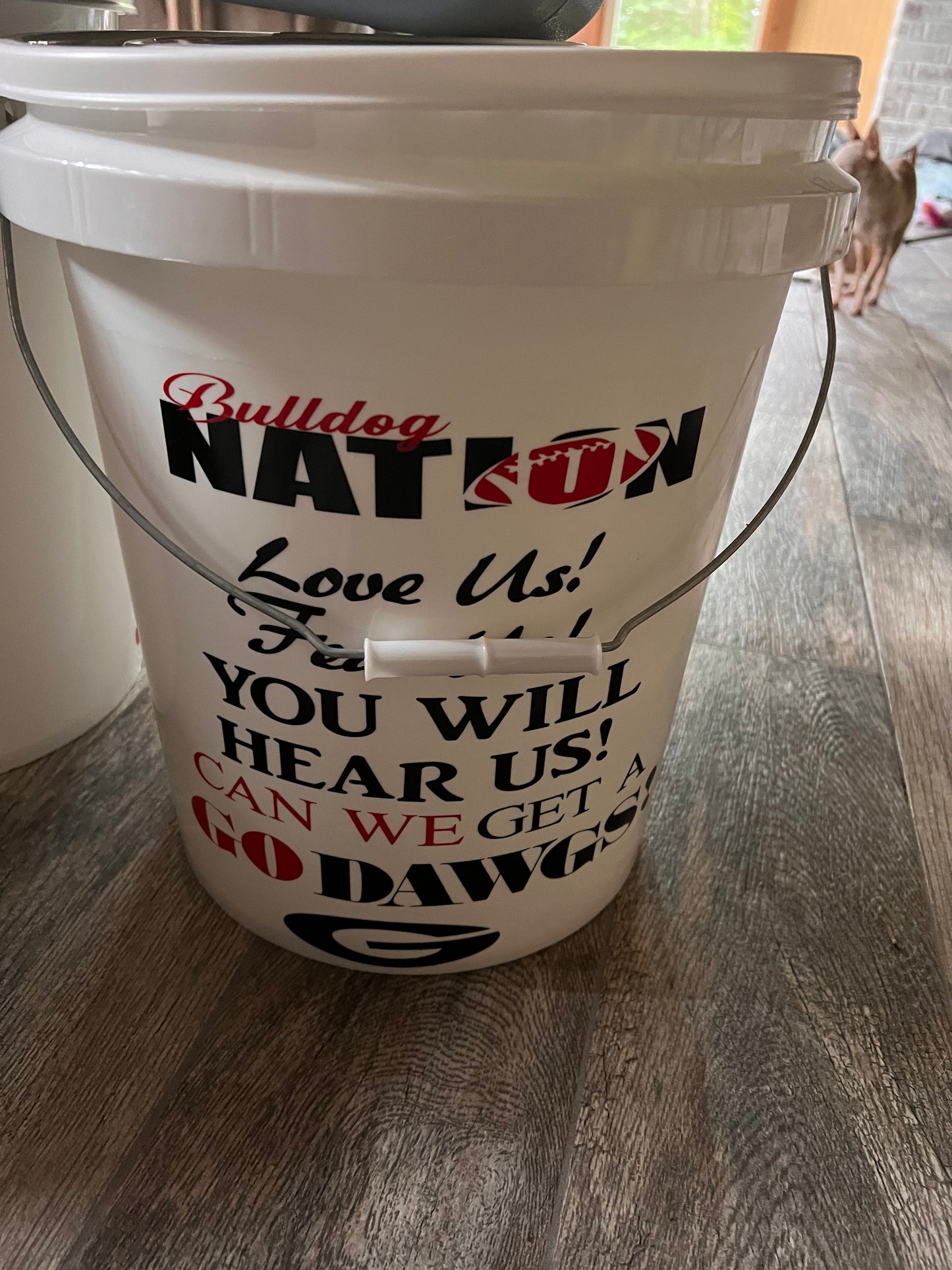 Bulldog Camping/Tailgate Bucket/w Light