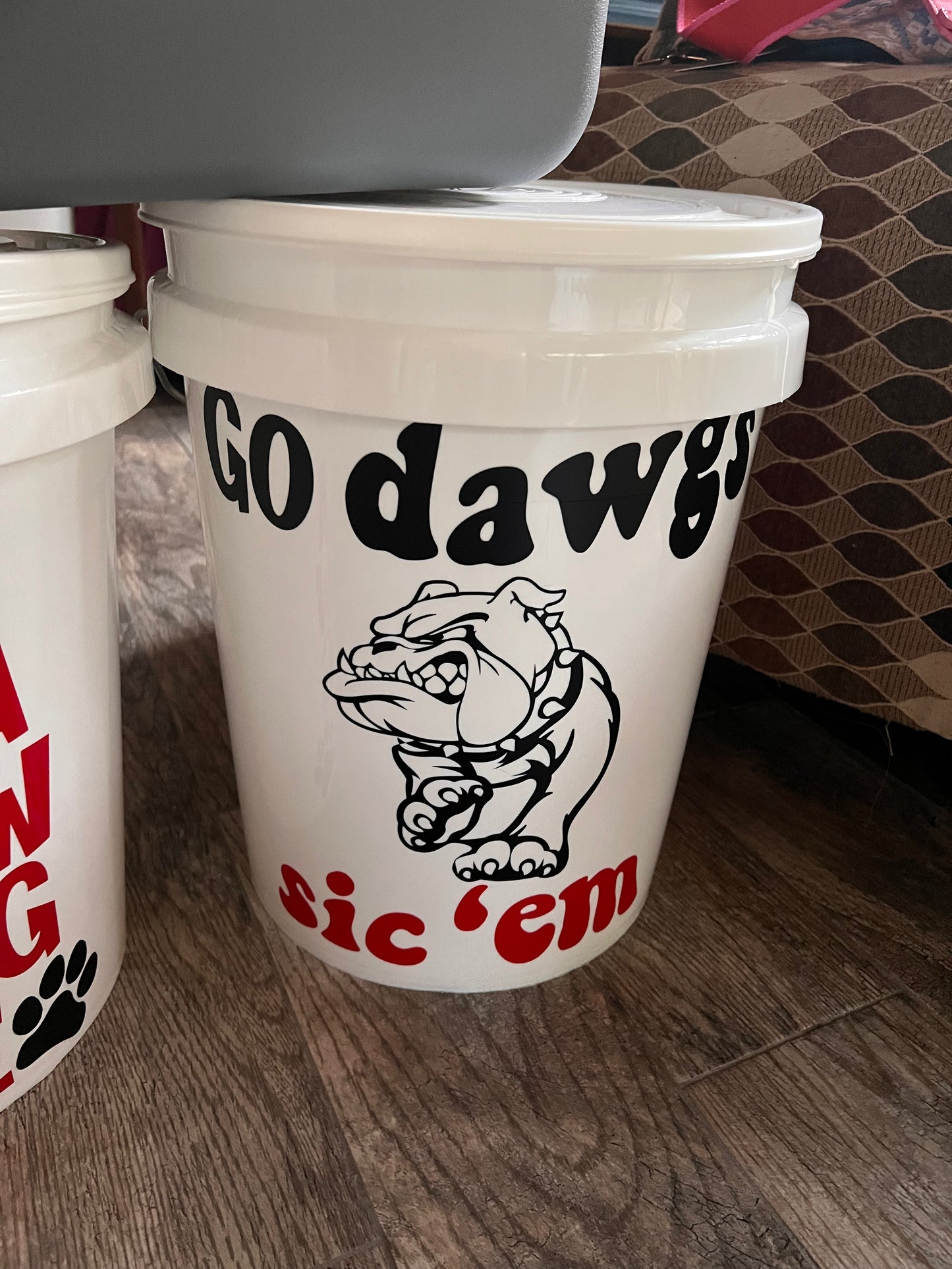 Bulldog Camping/Tailgate Bucket/w Light